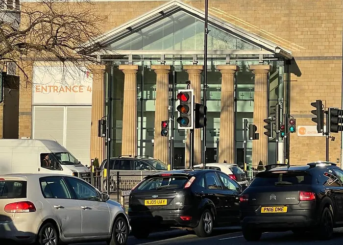 بيت للعطل Artists' *