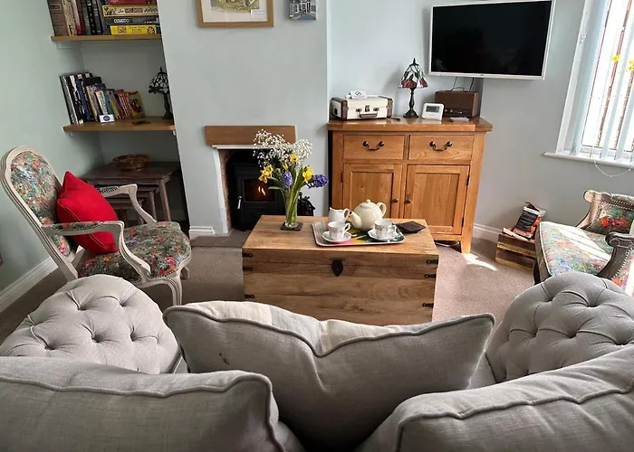 بيت للعطل Artists' *